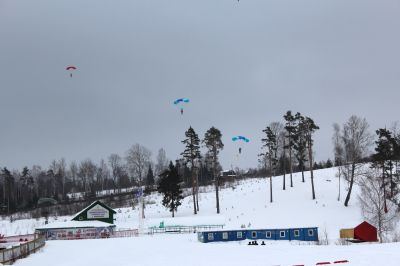 Показательные выступления парашютистов. «Демино», 2013 год