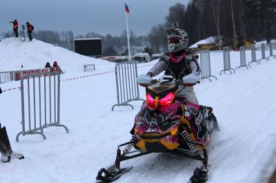 В «Демино» стартовал третий этап Чемпионата России по снегоходному кроссу